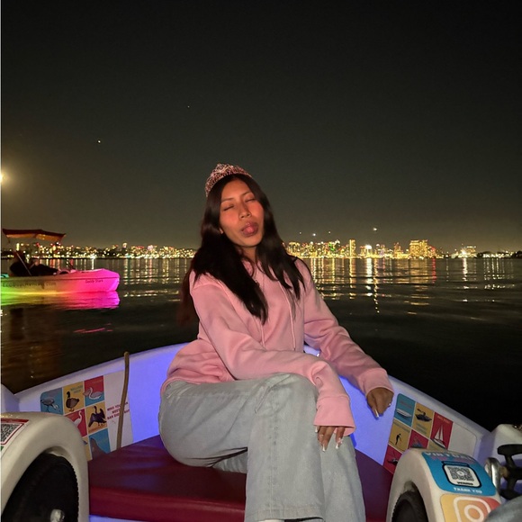 Meet your Posher, Naidyne - Picture 1 of 1